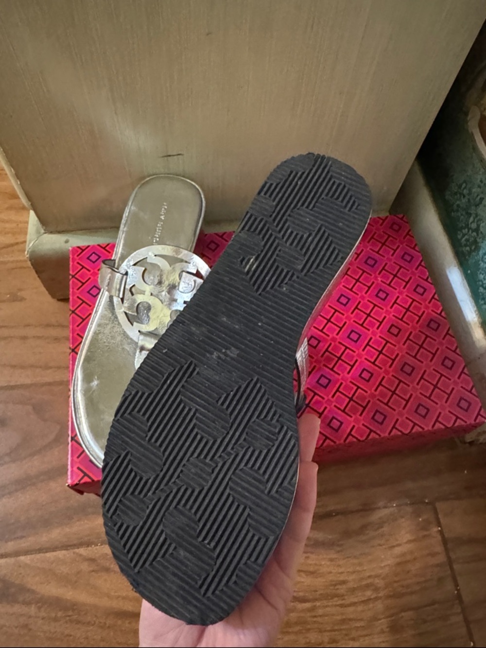 Rare Tory Burch Silver Miller Wedge Sandals - Picture 5 of 6